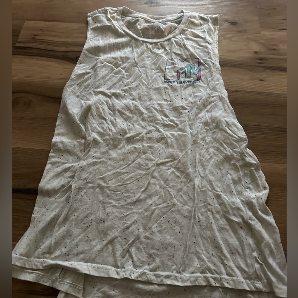 Size large MTV tank